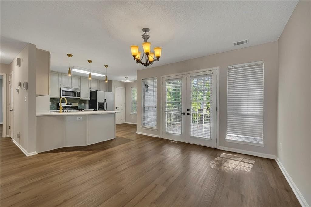 4 bedroom, 3 bathroom, 2,677 sq ft single family residence for sale at 4704 Vineyard Court, Smyrna, GA 30082 — photo 6