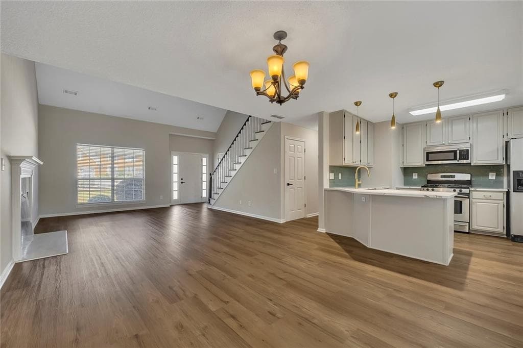 4 bedroom, 3 bathroom, 2,677 sq ft single family residence for sale at 4704 Vineyard Court, Smyrna, GA 30082 — photo 7