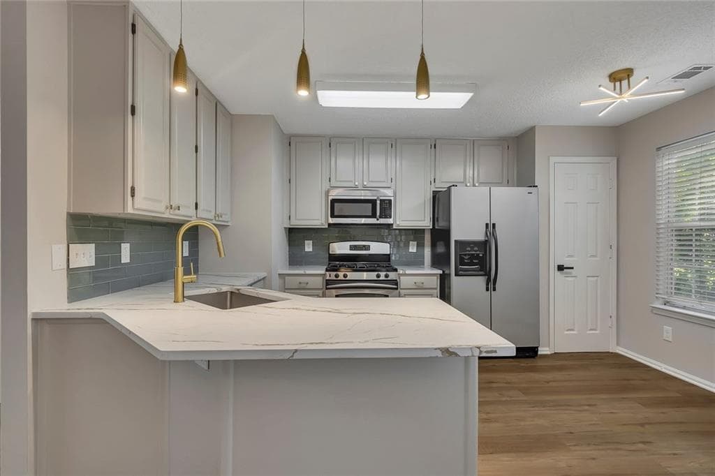 4 bedroom, 3 bathroom, 2,677 sq ft single family residence for sale at 4704 Vineyard Court, Smyrna, GA 30082 — photo 8