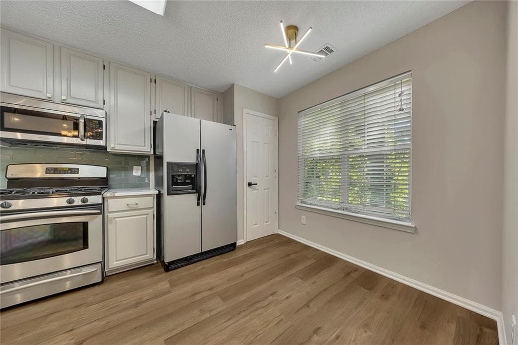 4 bedroom, 3 bathroom, 2,677 sq ft single family residence for sale at 4704 Vineyard Court, Smyrna, GA 30082 — photo 9