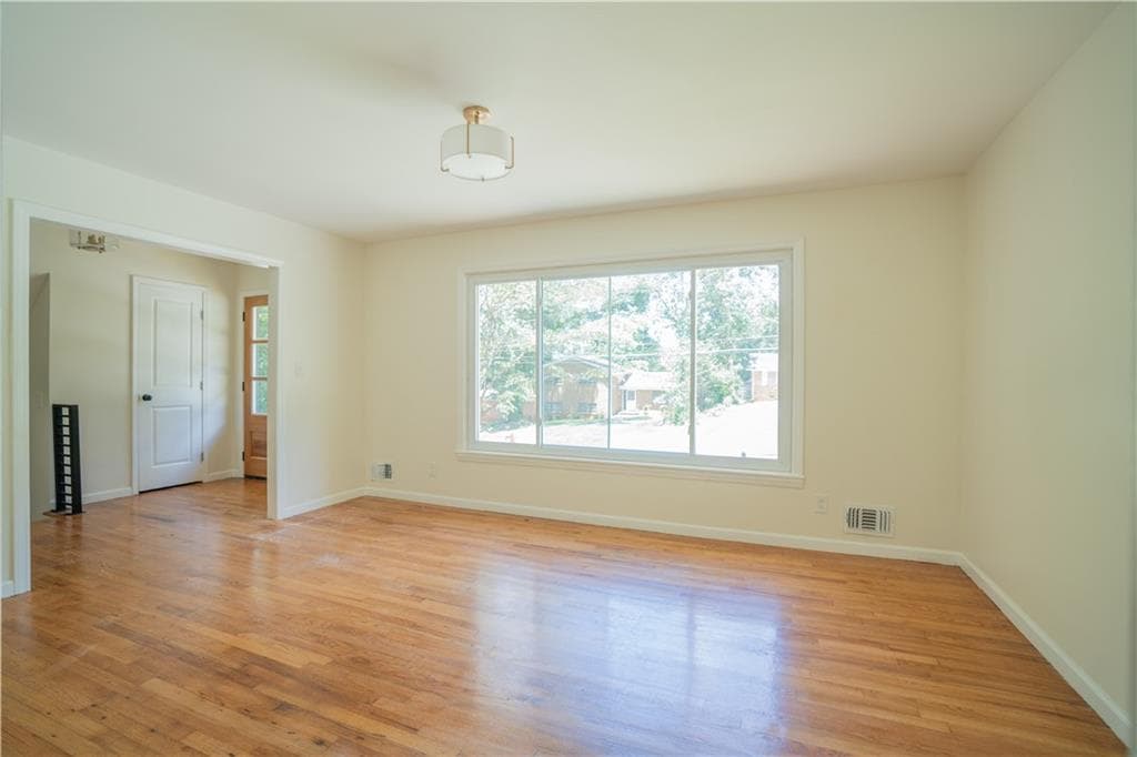 3 bedroom, 2 bathroom, 1,874 sq ft single family residence for sale at 2524 Glenrock Drive, Decatur, GA 30032 — photo 4