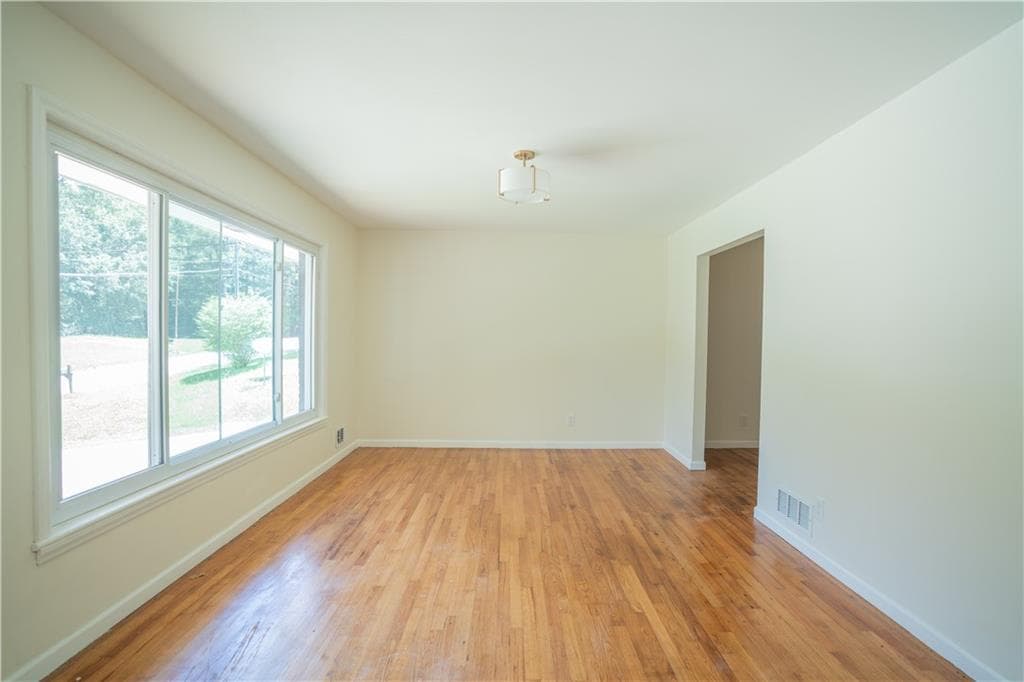 3 bedroom, 2 bathroom, 1,874 sq ft single family residence for sale at 2524 Glenrock Drive, Decatur, GA 30032 — photo 5