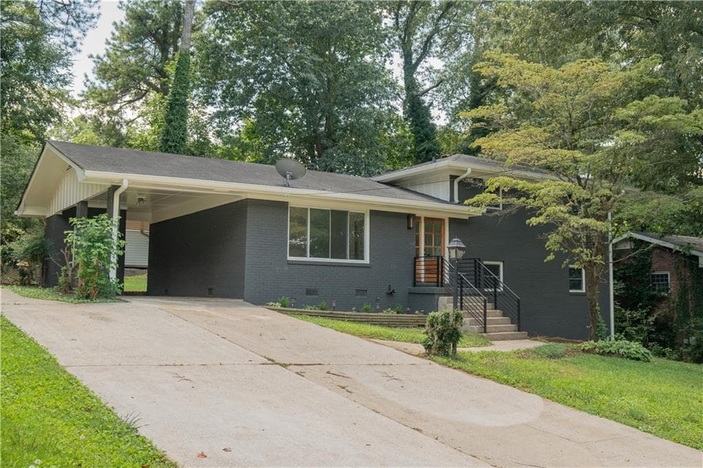 3 bedroom, 2 bathroom, 1,874 sq ft single family residence for sale at 2524 Glenrock Drive, Decatur, GA 30032 — photo 2