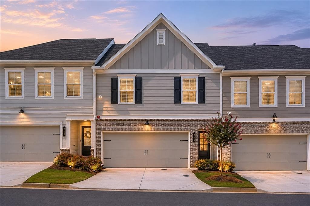 3 bedroom, 3 bathroom, 1,867 sq ft townhouse under contract at 765 Trevett Way, Marietta, GA 30062