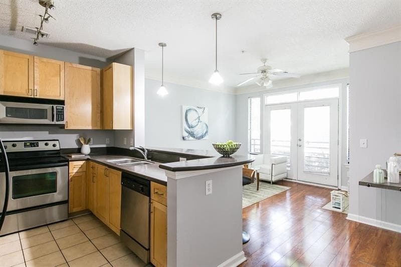 3 bedroom, 3 bathroom, 1,500 sq ft condominium for sale at 401 16th Street 1378, Atlanta, GA 30363 — photo 7