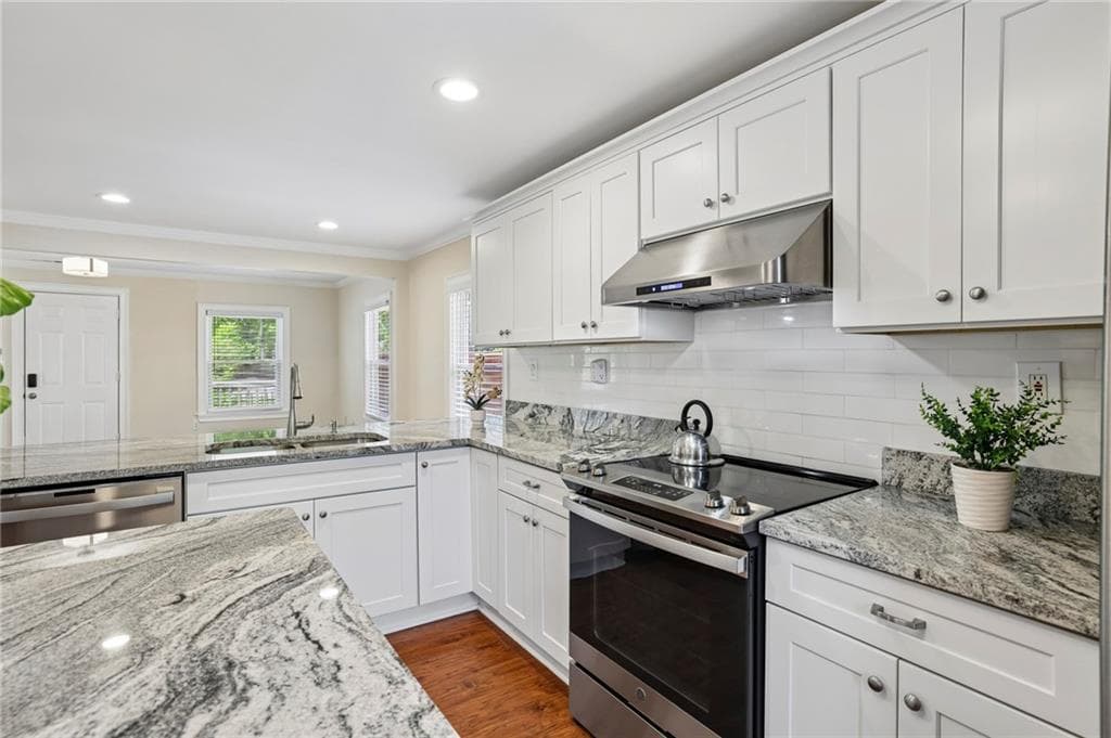 3 bedroom, 2 bathroom, 1,240 sq ft single family residence under contract at 1519 Mercer Avenue, College Park, GA 30337 — photo 9