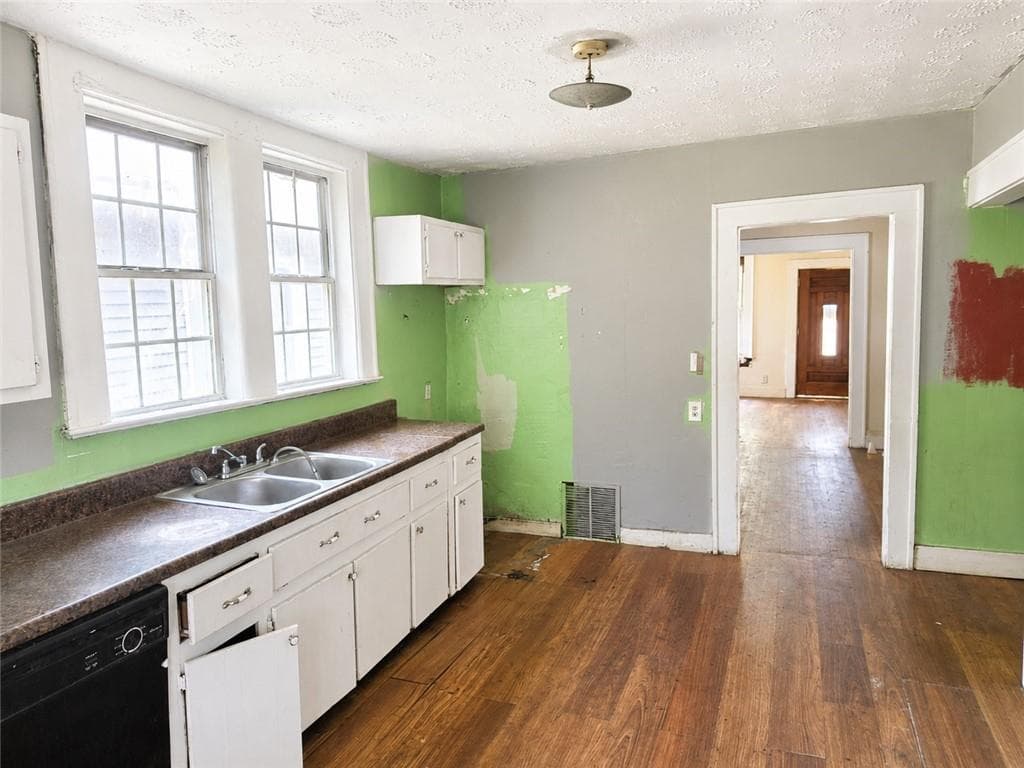 2 bedroom, 1 bathroom, 1,106 sq ft single family residence under contract at 201 Atlanta Avenue, Atlanta, GA 30315 — photo 3
