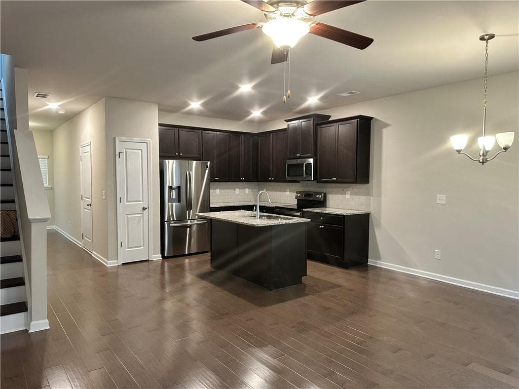 3 bedroom, 3 bathroom townhouse for rent at 7062 Mimosa Bluff, Lithonia, GA 30038 for $1,950 a month — photo 4