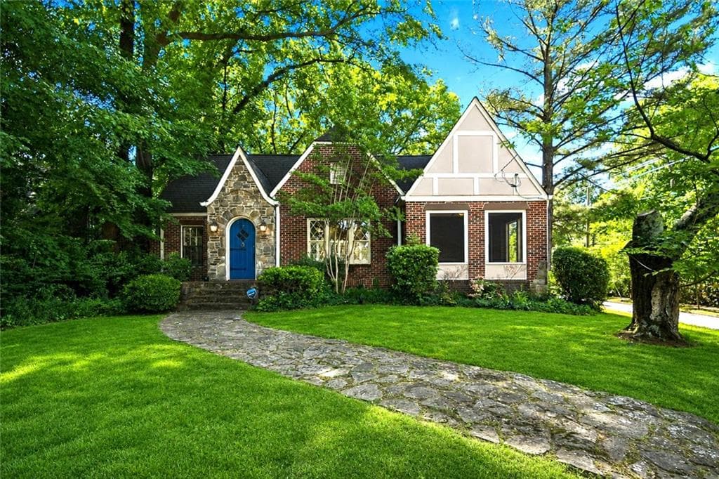 2 bedroom, 2 bathroom single family residence under contract at 1547 Johnson Road, Atlanta, GA 30306