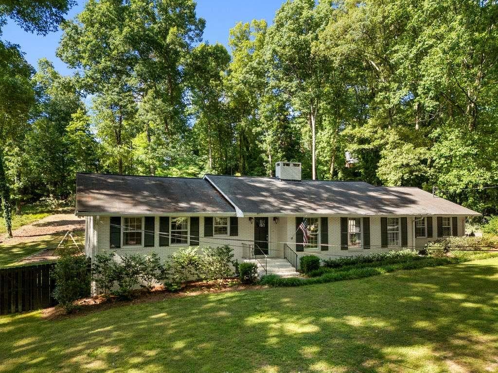 3 bedroom, 2 bathroom, 2,046 sq ft single family residence under contract at 15 Pine Valley Road, Rome, GA 30165 — photo 4