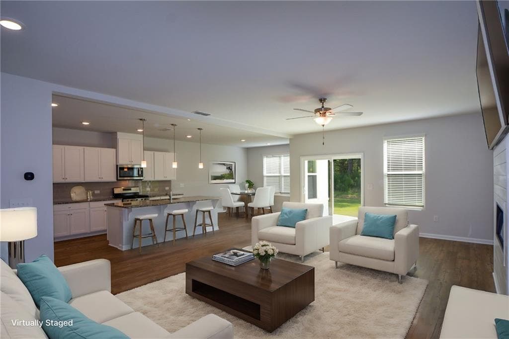 4 bedroom, 3 bathroom, 2,586 sq ft single family residence for sale at 104 Green Love Lane, Grayson, GA 30017 — photo 4