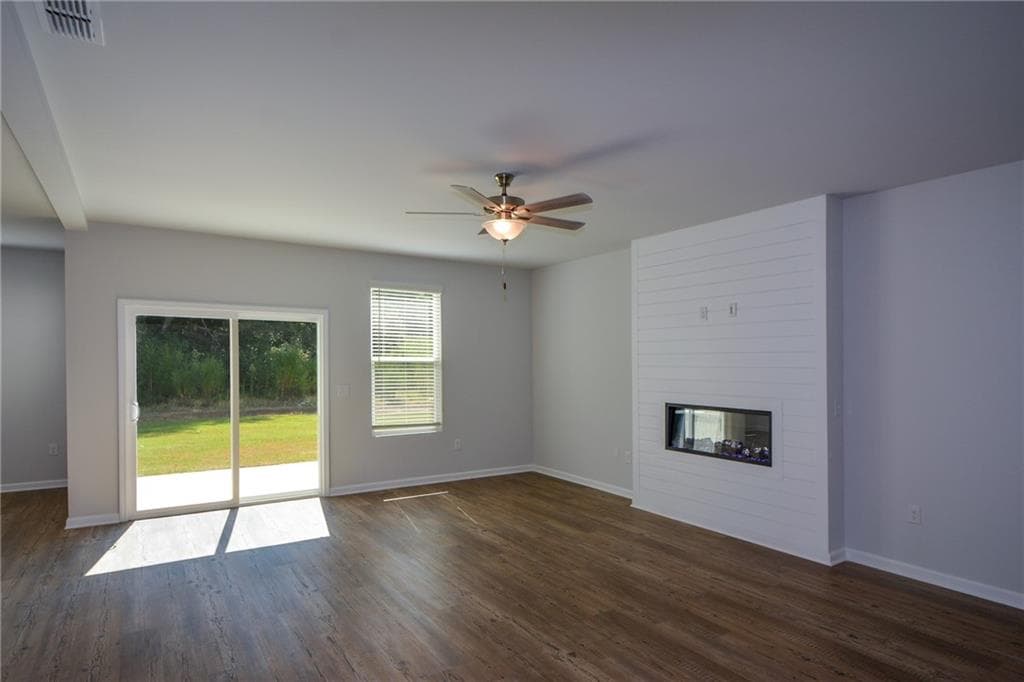 4 bedroom, 3 bathroom, 2,586 sq ft single family residence for sale at 104 Green Love Lane, Grayson, GA 30017 — photo 5