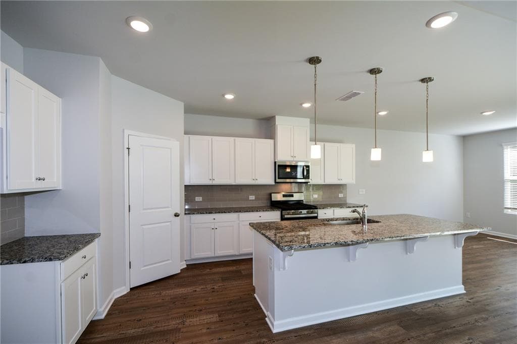 4 bedroom, 3 bathroom, 2,586 sq ft single family residence for sale at 104 Green Love Lane, Grayson, GA 30017 — photo 8