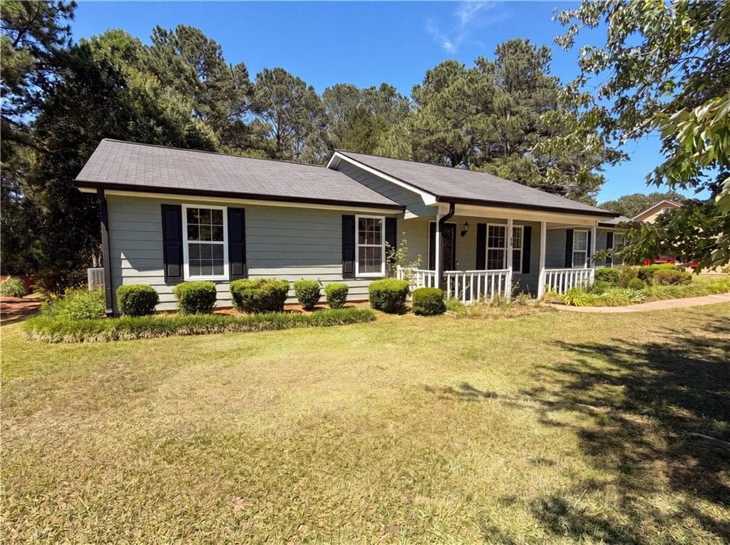 3 bedroom, 2 bathroom, 1,388 sq ft single family residence under contract at 90 Rolling Ridge Drive, Covington, GA 30016 — photo 2