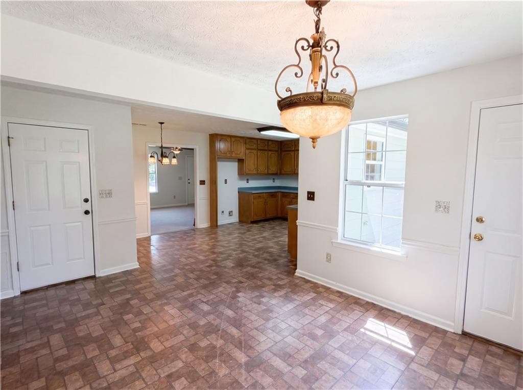 3 bedroom, 2 bathroom, 1,388 sq ft single family residence under contract at 90 Rolling Ridge Drive, Covington, GA 30016 — photo 3