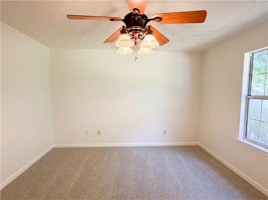 3 bedroom, 2 bathroom, 1,388 sq ft single family residence under contract at 90 Rolling Ridge Drive, Covington, GA 30016 — photo 8