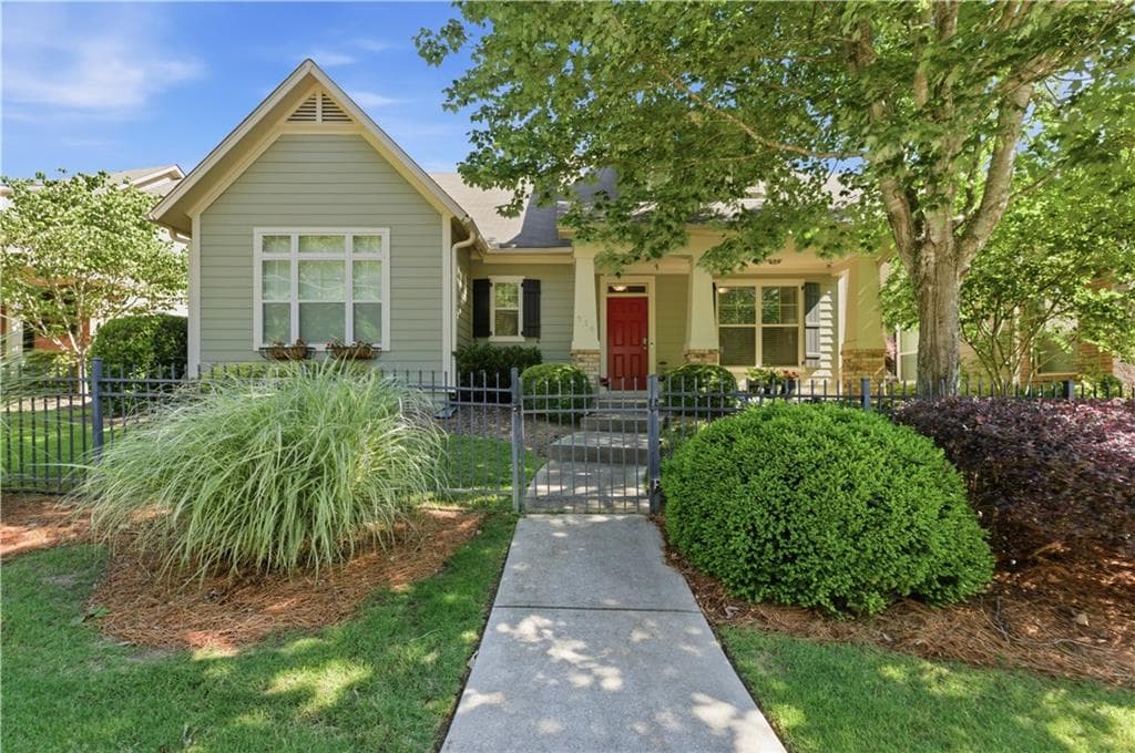 3 bedroom, 3 bathroom, 2,076 sq ft single family residence sold at 516 Manning Road, Marietta, GA 30064