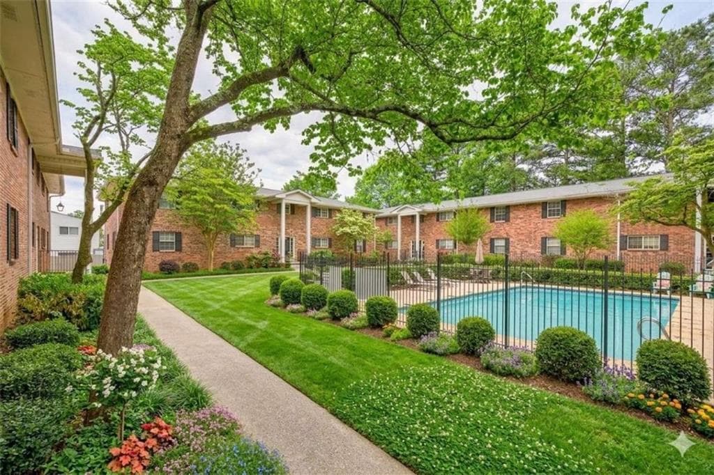 315 Hilderbrand Drive B4, Sandy Springs, GA 30328 — most recent listing photo