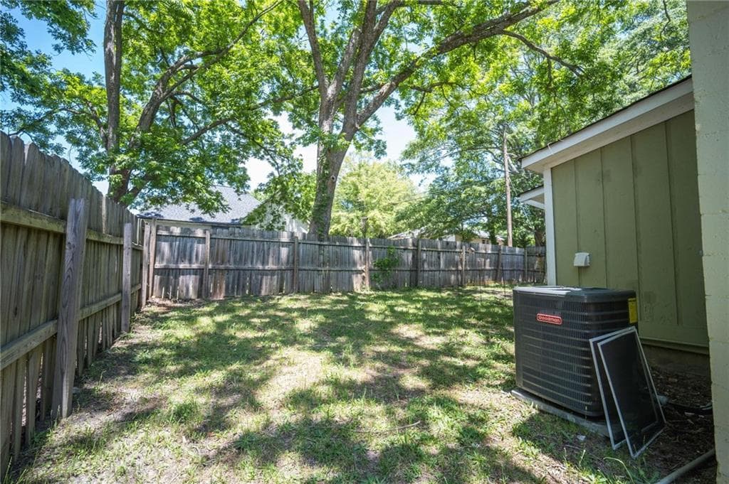 duplex under contract at 90 Martin Luther King Jr Drive, Winder, GA 30680 — photo 3