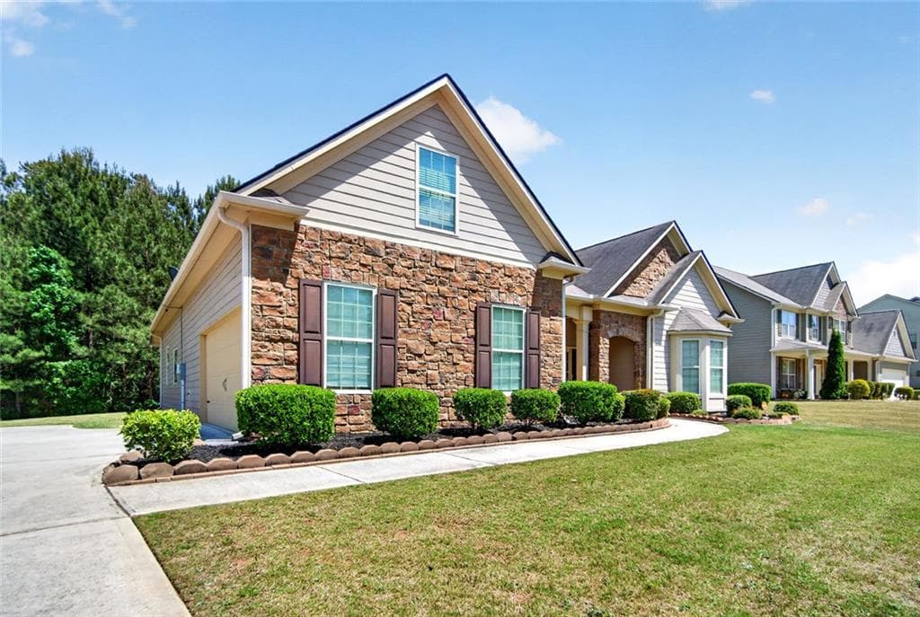 4 bedroom, 2 bathroom, 2,574 sq ft single family residence under contract at 1443 Bourdon Bell, Conyers, GA 30013 — photo 3