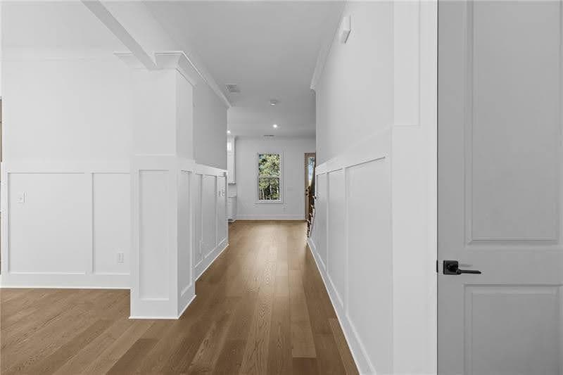 4 bedroom, 5 bathroom, 3,034 sq ft single family residence under contract at 5587 Meadowstone Walk, Kennesaw, GA 30152 — photo 2