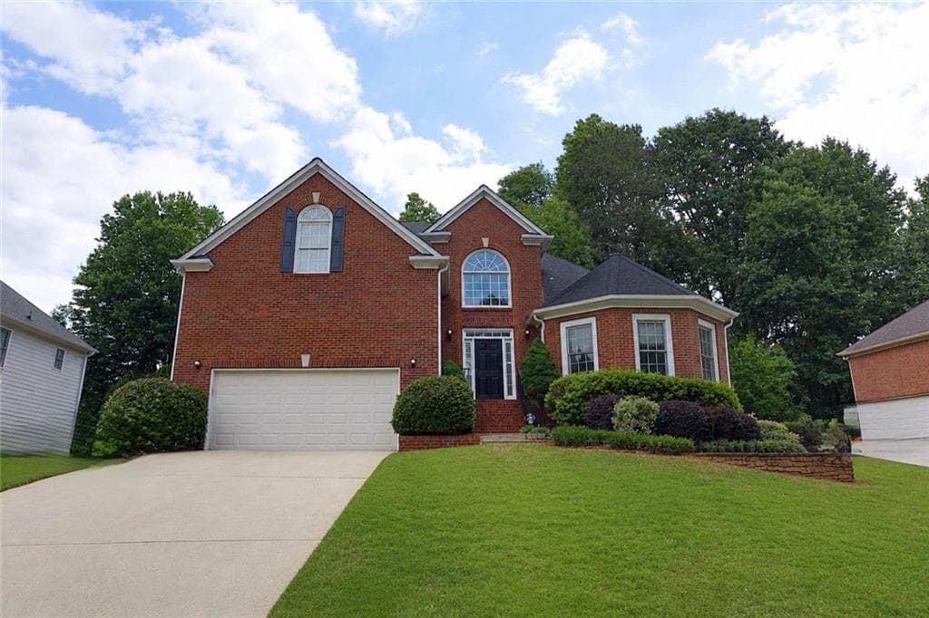 4 bedroom, 4 bathroom, 4,651 sq ft single family residence for sale at 6025 Dumont Trace, Roswell, GA 30075