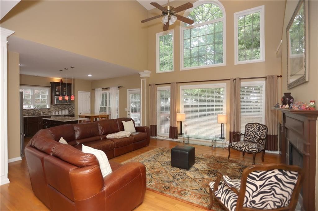 4 bedroom, 4 bathroom, 4,651 sq ft single family residence for sale at 6025 Dumont Trace, Roswell, GA 30075 — photo 3