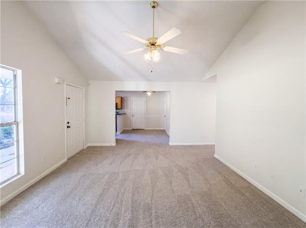3 bedroom, 2 bathroom, 1,297 sq ft single family residence for sale at 202 Bluff Court, Jackson, GA 30233 — photo 6