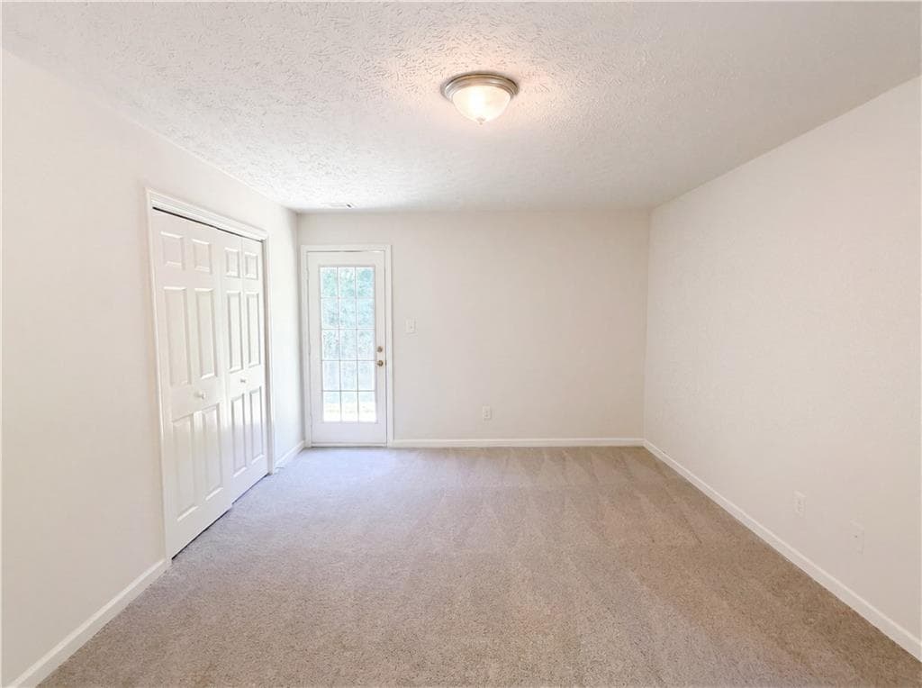 3 bedroom, 2 bathroom, 1,297 sq ft single family residence for sale at 202 Bluff Court, Jackson, GA 30233 — photo 10