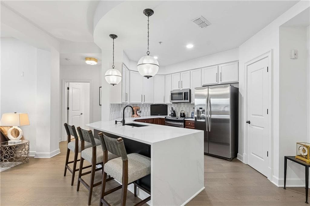 2 bedroom, 2 bathroom, 1,310 sq ft condominium for sale at 200 River Vista Drive 727, Sandy Springs, GA 30339 — photo 1 of 41