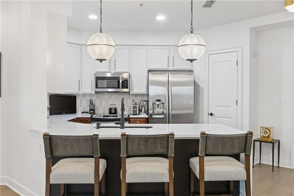 2 bedroom, 2 bathroom, 1,310 sq ft condominium for sale at 200 River Vista Drive 727, Sandy Springs, GA 30339 — photo 3