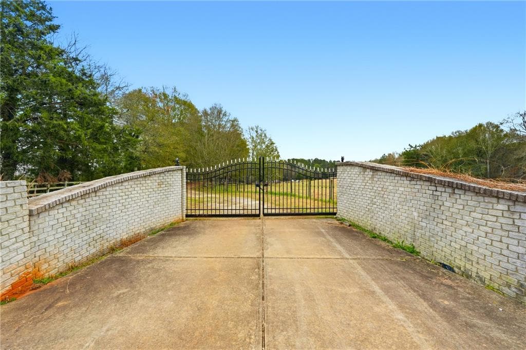3 bedroom, 2 bathroom mobile home for sale at 1295 Double Bridge Road, Winder, GA 30680 — photo 2