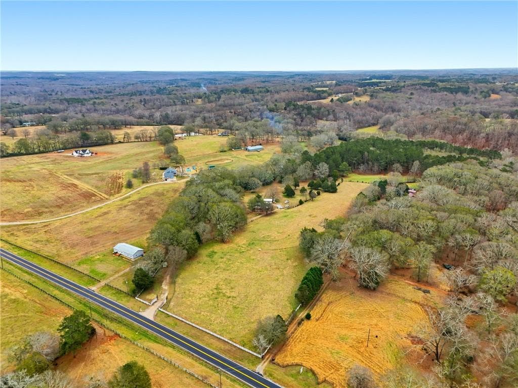 3 bedroom, 2 bathroom mobile home for sale at 1295 Double Bridge Road, Winder, GA 30680 — photo 3