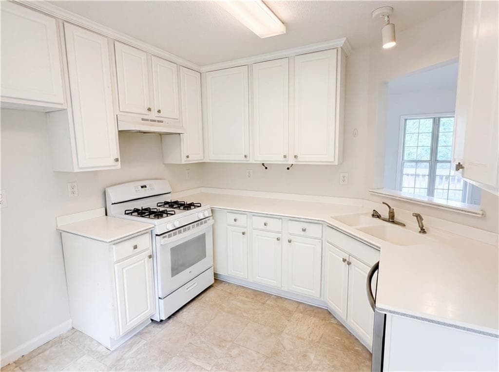 4 bedroom, 3 bathroom, 2,222 sq ft single family residence under contract at 1192 Eagles Pass, Mcdonough, GA 30253 — photo 7