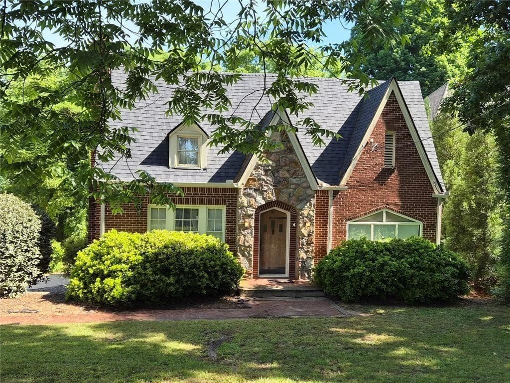 152 Mt Paran Road, Sandy Springs, GA 30327 — most recent listing photo