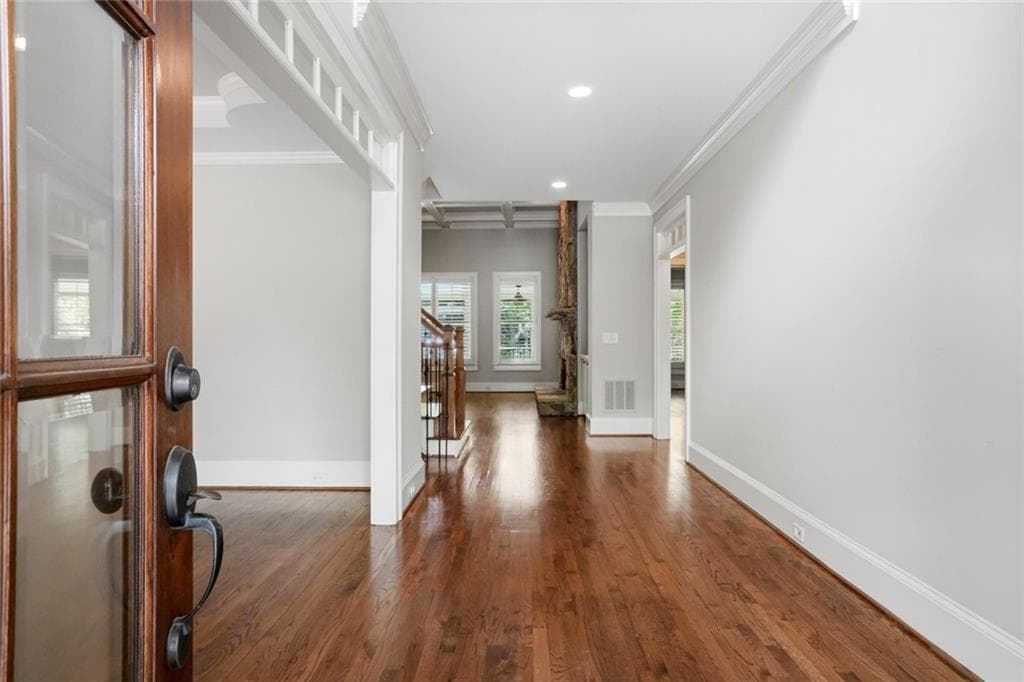 5 bedroom, 5 bathroom, 6,264 sq ft single family residence for sale at 25 River Sound Circle, Dawsonville, GA 30534 — photo 4