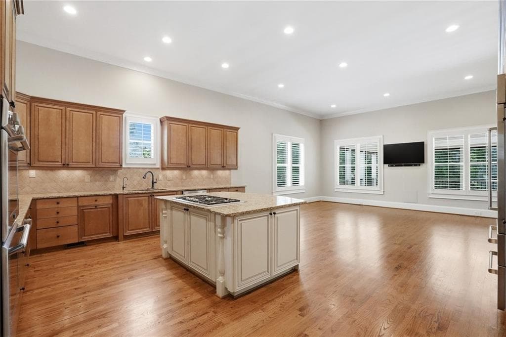 5 bedroom, 5 bathroom, 6,264 sq ft single family residence for sale at 25 River Sound Circle, Dawsonville, GA 30534 — photo 8