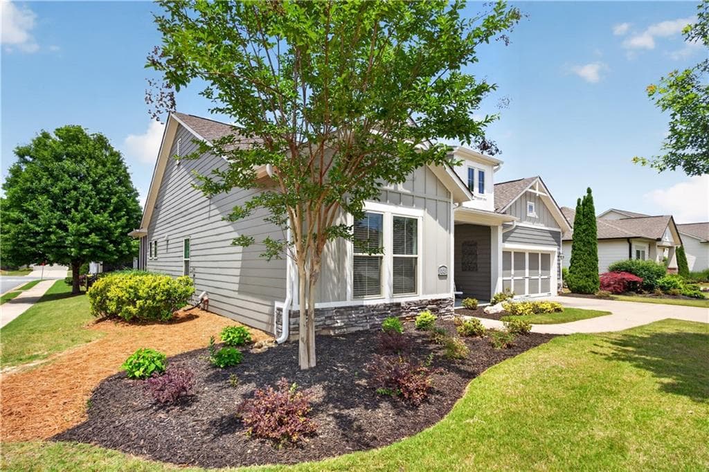 3 bedroom, 2 bathroom, 1,914 sq ft single family residence under contract at 301 Hazel Drive, Woodstock, GA 30189 — photo 4