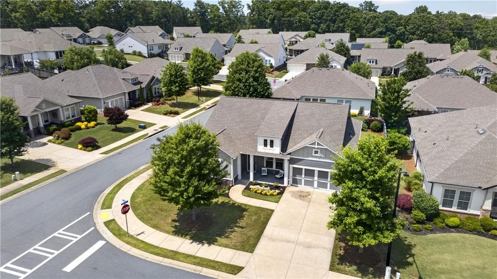 3 bedroom, 2 bathroom, 1,914 sq ft single family residence under contract at 301 Hazel Drive, Woodstock, GA 30189 — photo 2