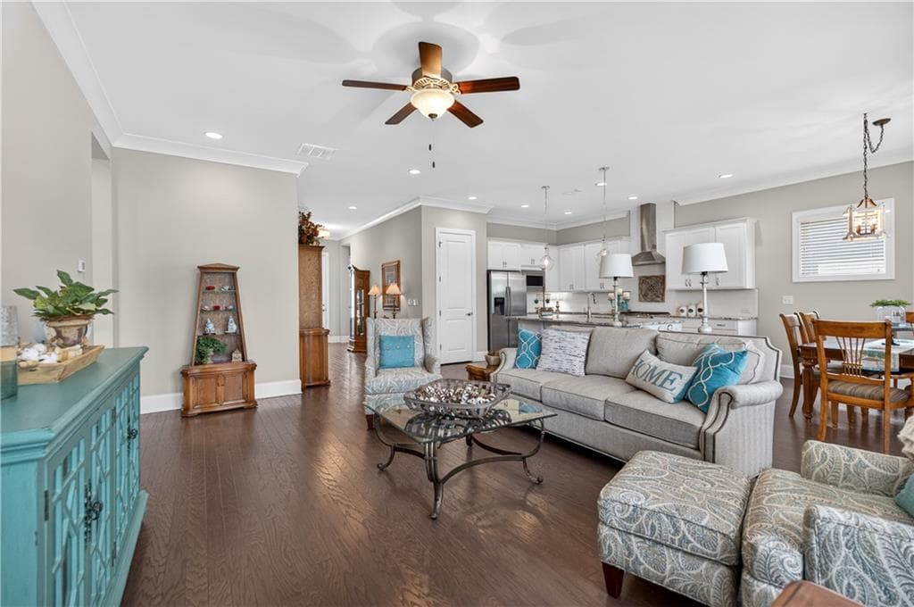 3 bedroom, 2 bathroom, 1,914 sq ft single family residence under contract at 301 Hazel Drive, Woodstock, GA 30189 — photo 8