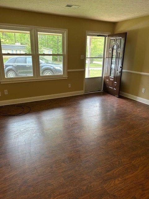 3 bedroom, 2 bathroom, 1,266 sq ft single family residence for sale at 105 Longstreet Circle, Oxford, GA 30054 — photo 2