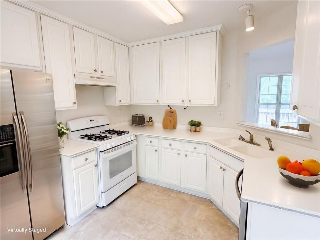 4 bedroom, 3 bathroom, 2,222 sq ft single family residence under contract at 1192 Eagles Pass, Mcdonough, GA 30253 — photo 6