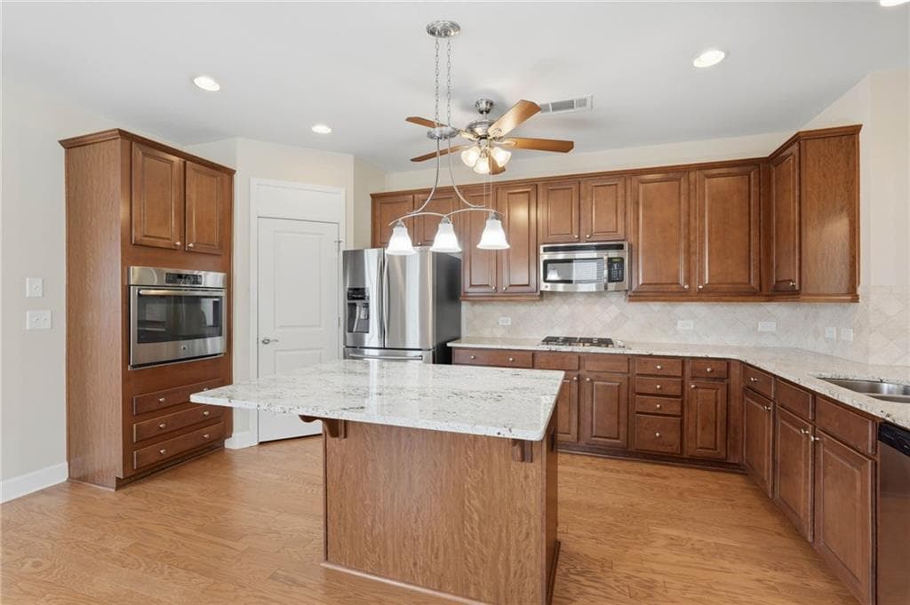 4 bedroom, 3 bathroom, 3,704 sq ft single family residence for sale at 3635 Blue Cypress Cove, Gainesville, GA 30504 — photo 10