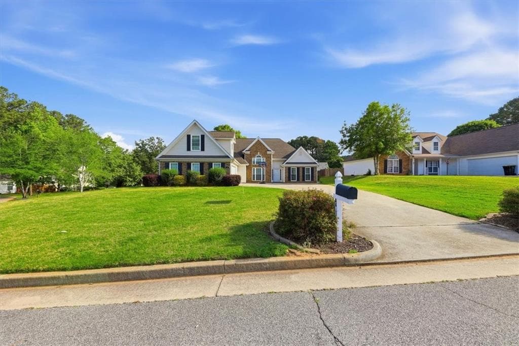 4 bedroom, 2 bathroom, 2,210 sq ft single family residence under contract at 84 PEBBLE CREEK Drive, Newnan, GA 30265 — photo 4