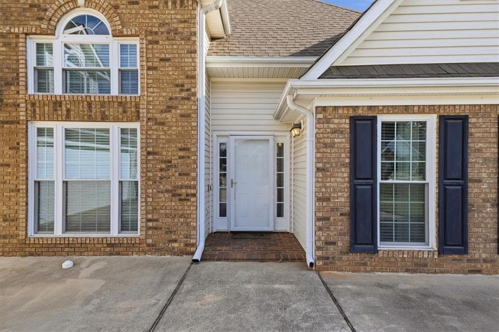 4 bedroom, 2 bathroom, 2,210 sq ft single family residence under contract at 84 PEBBLE CREEK Drive, Newnan, GA 30265 — photo 5