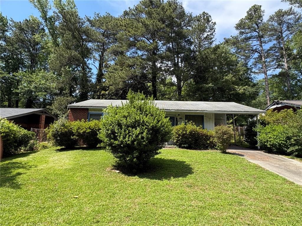 3 bedroom, 1 bathroom, 850 sq ft single family residence for sale at 2776 Santa Barbara Drive, Atlanta, GA 30318 — photo 2