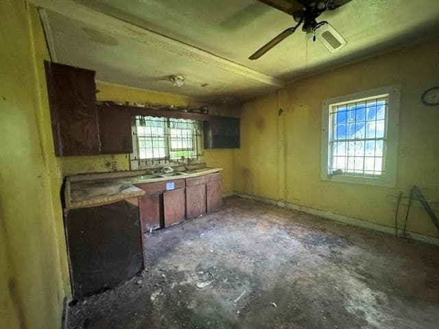3 bedroom, 1 bathroom, 896 sq ft single family residence under contract at 1049 Smith Street, Atlanta, GA 30310 — photo 2