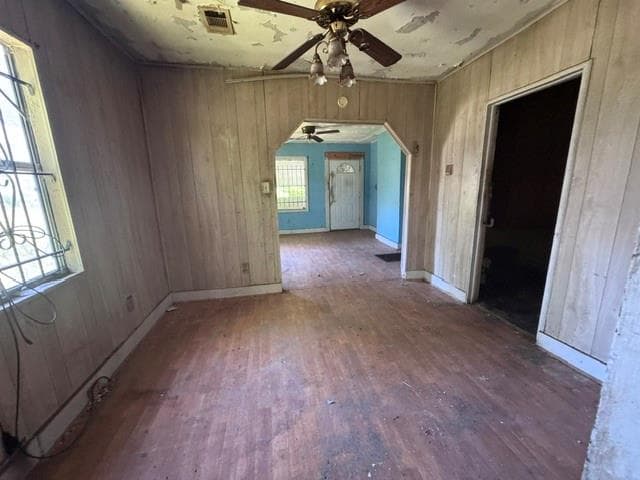 3 bedroom, 1 bathroom, 896 sq ft single family residence under contract at 1049 Smith Street, Atlanta, GA 30310 — photo 3
