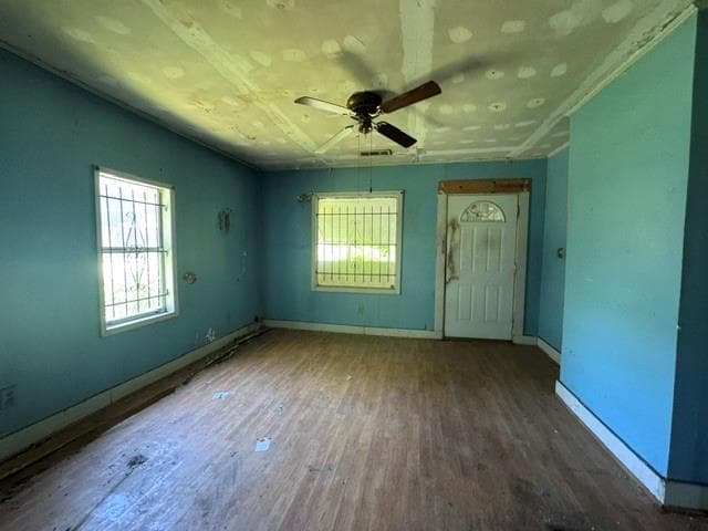 3 bedroom, 1 bathroom, 896 sq ft single family residence under contract at 1049 Smith Street, Atlanta, GA 30310 — photo 5
