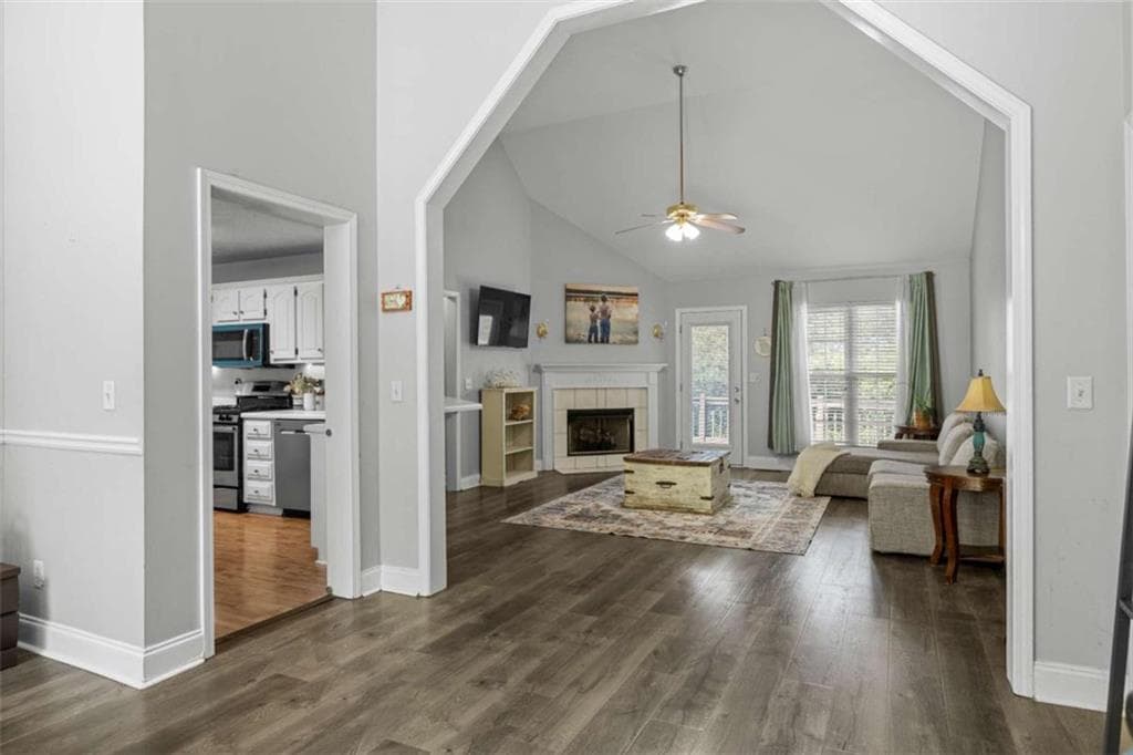 5 bedroom, 3 bathroom, 3,449 sq ft single family residence for sale at 45 The Trail, Lindale, GA 30147 — photo 4